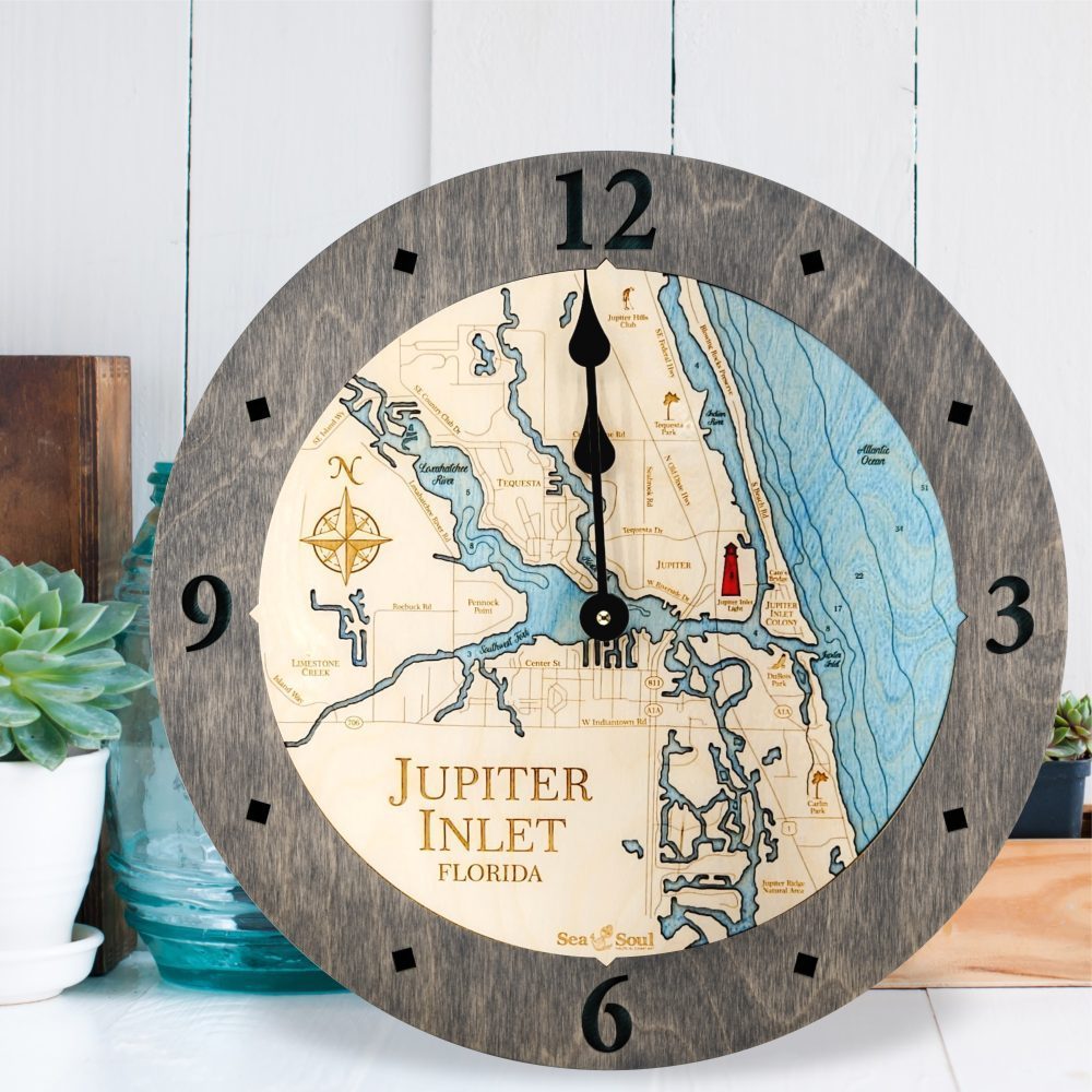 Jupiter Inlet Clock in Driftwood and Blue Green Water - lifestyle