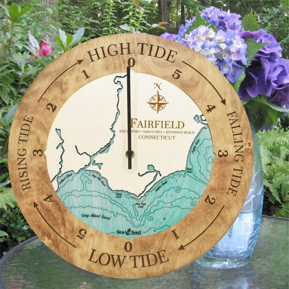 Fairfield Tide Clock in Honey with Blue Green Water in use